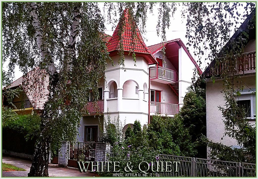 White & Quiet Apartment House ヘーヴィーズ エクステリア 写真