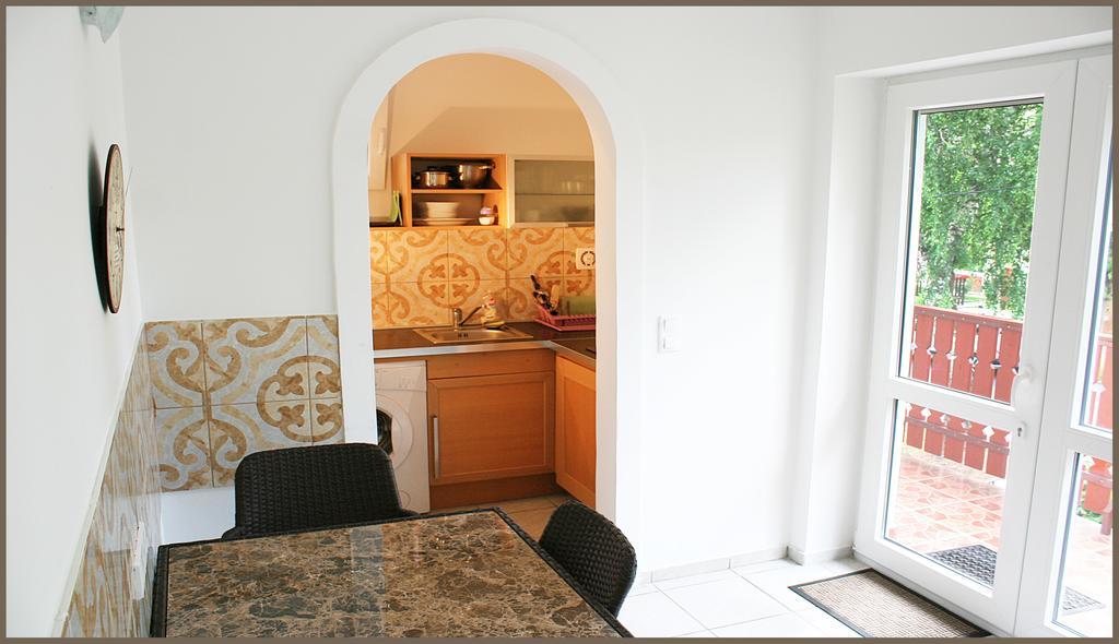White & Quiet Apartment House ヘーヴィーズ エクステリア 写真